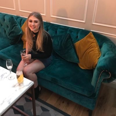 Profile Picture of Anna Holmes (@annaholmes_) on Twitter