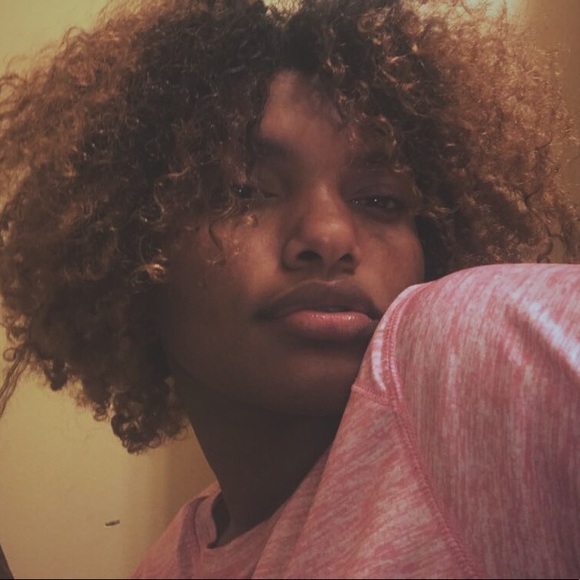 Profile Picture of Chianti Armstead (@armsteadchi) on Poshmark