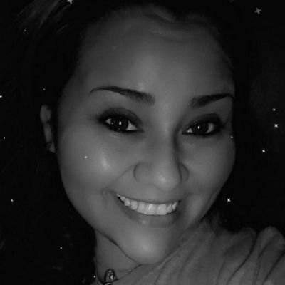 Profile Picture of Jess (@JessicaLemons) on Twitter