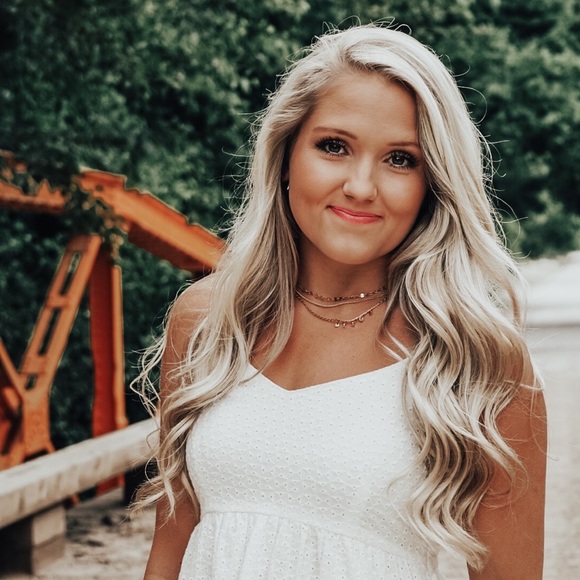 Profile Picture of Landry Leming (@l_leming) on Poshmark