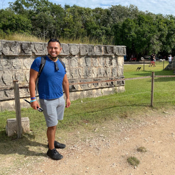 Profile Picture of Gregorio Cardenas (@greglopez39) on Poshmark