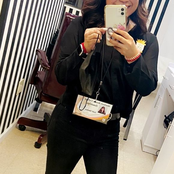 Profile Picture of Martinez Isabel (@isamar87) on Poshmark