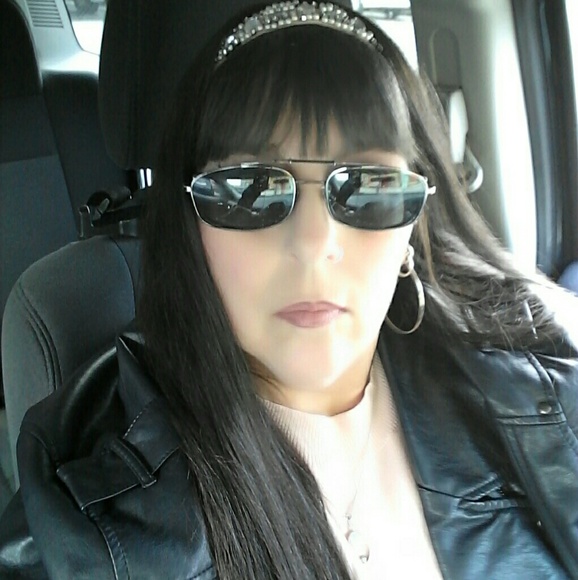 Profile Picture of Heather Pfaff (@trajadee) on Poshmark