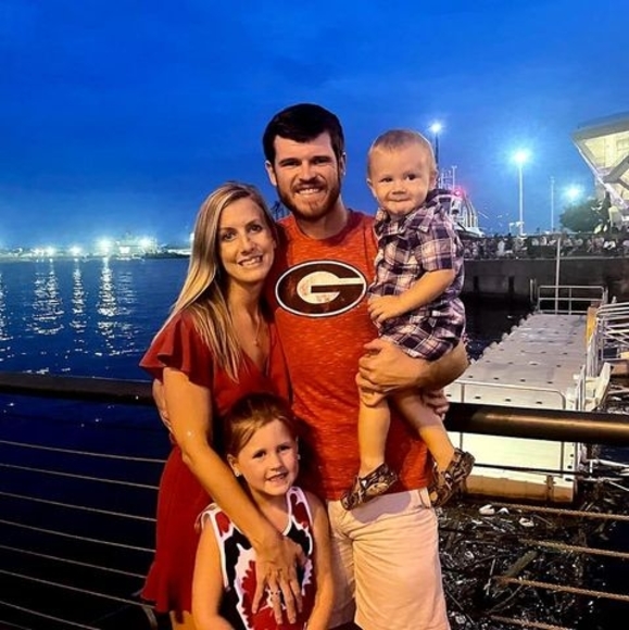 Profile Picture of Elizabeth Curles (@beth_rackley) on Poshmark