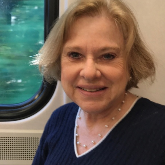 Profile Picture of Stephanie Calvo (@d_emma66) on Poshmark