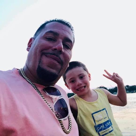 Profile Picture of Michael Kuilan (@chefmakuila123) on Poshmark