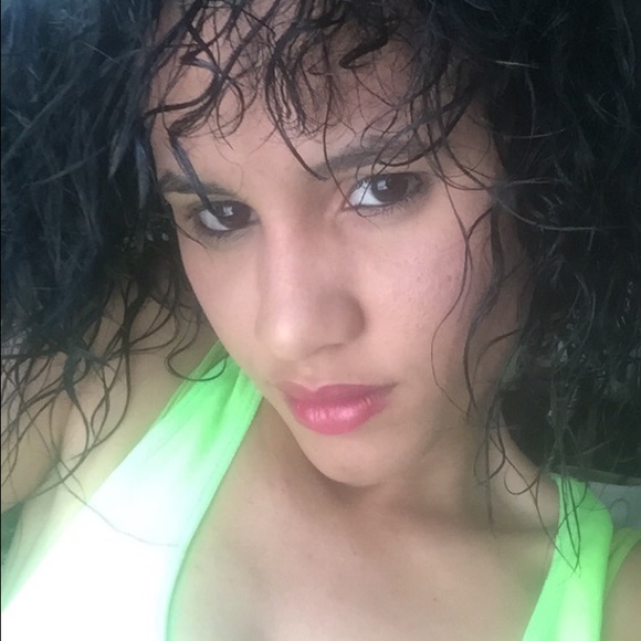 Profile Picture of Luisa Cabrera (@owenluisa) on Poshmark