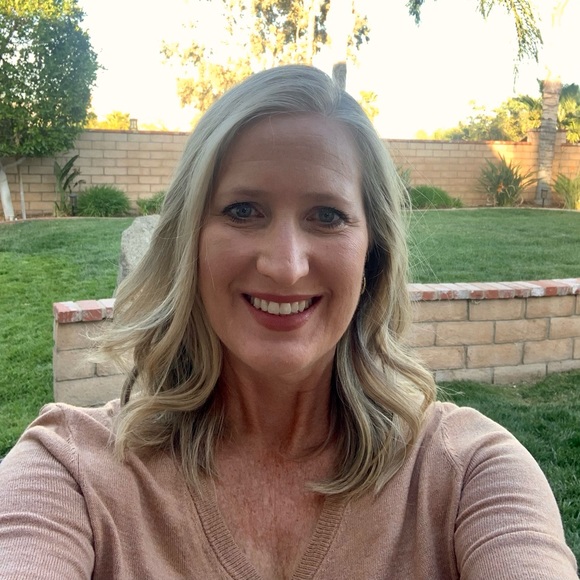 Profile Picture of Kimberly Bluff (@remyness) on Poshmark