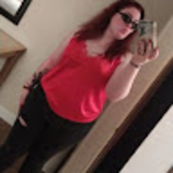 Profile Picture of Madison Kukes (@madison_kukes) on Poshmark