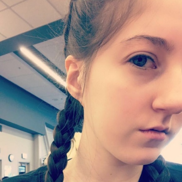 Profile Picture of Brianna Overturf (@brieovert) on Poshmark