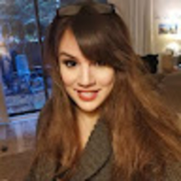 Profile Picture of Char Bellerose (@latinafoxxy) on Poshmark