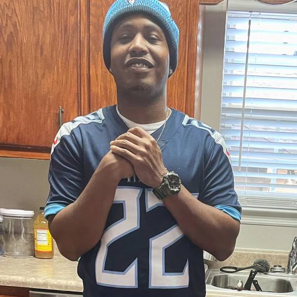 Profile Picture of Jay Foxx (@jayfoxx987) on Poshmark