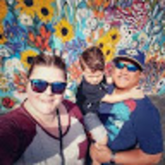 Profile Picture of Tony Lathana (@tlathana) on Poshmark