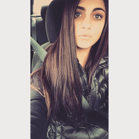 Zara Palmiero - Poshmark Profile Picture of Zara Palmiero (@zpalmiero) on Poshmark