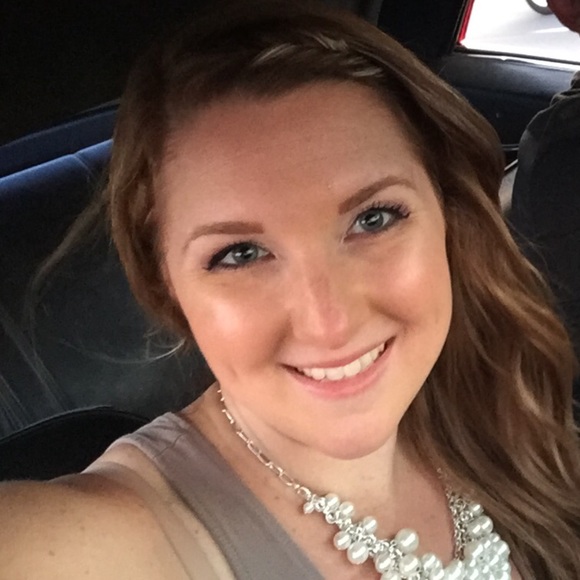 Profile Picture of Kristen Morse (@kmorse1989) on Poshmark