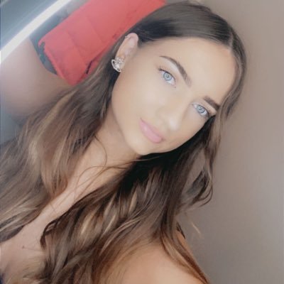 Profile Picture of Chloe Forrest (@ChloeForrest11) on Twitter