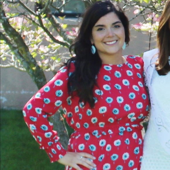 Profile Picture of Carli Barbarotto (@carlibarbarotto) on Poshmark