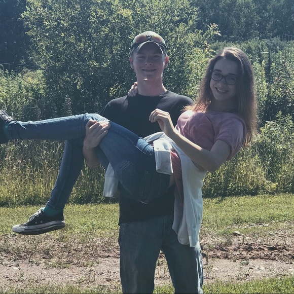 Profile Picture of Emily Roiger (@emilyaudrae) on Poshmark