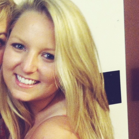 Profile Picture of Alexandra Gibbs (@alexandrag724) on Poshmark