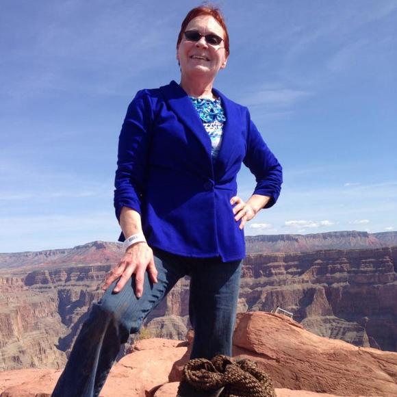 Profile Picture of Roberta Barr karaca (@bertie1017) on Poshmark