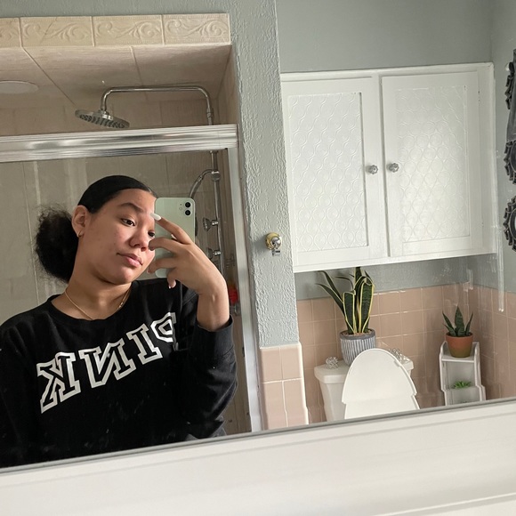 Profile Picture of Adeline Rodriguez (@adelinerodri479) on Poshmark