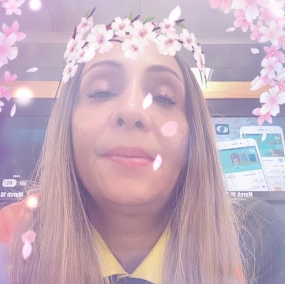 Profile Picture of Angel Roberts (@apple4171) on Poshmark
