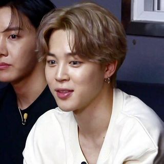 Profile Picture of Crystal Millar (La Esposa De Jimin) (@crystal.millar.79) on Facebook