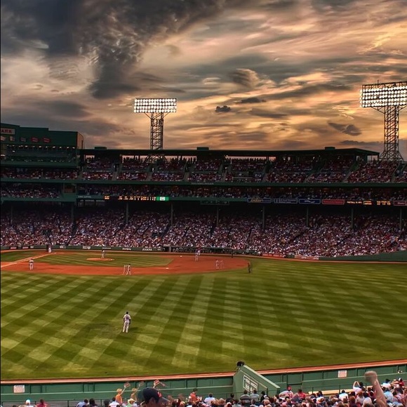 Profile Picture of Michael Larsen (@mikel98809) on Poshmark