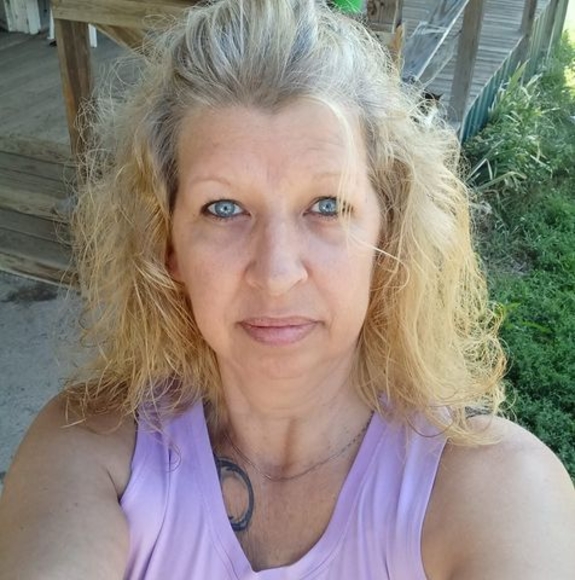 Profile Picture of Crystal Stickler (@cjstickler43) on Poshmark