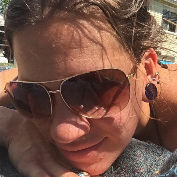 Profile Picture of Melanie Cramer (@mantispixie) on Poshmark