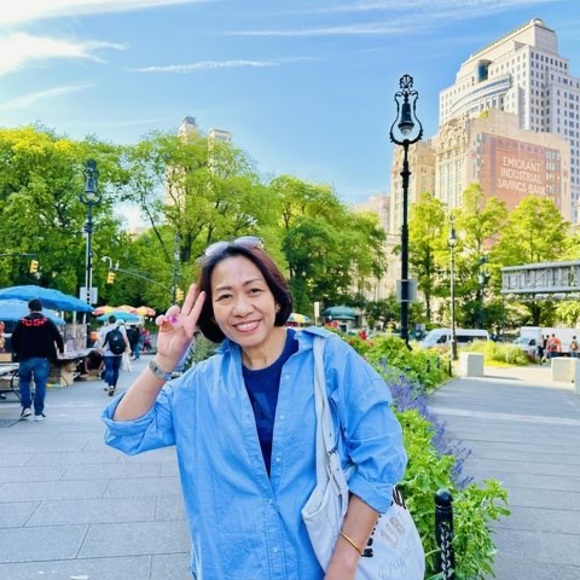 Profile Picture of Poonsuk Kongsawang (@kapooknyc) on Poshmark