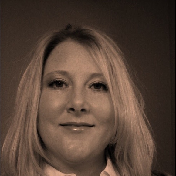 Profile Picture of Kelley Johnson (@johnsonkmd) on Poshmark