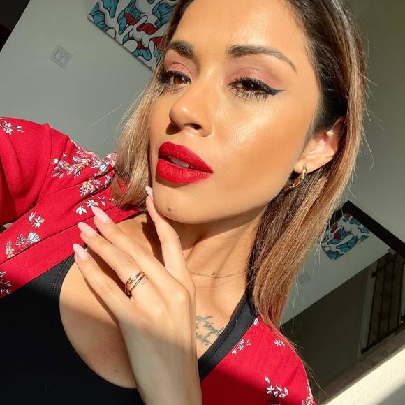 Profile Picture of Desiree Olmos (@desiree_olmos) on Poshmark