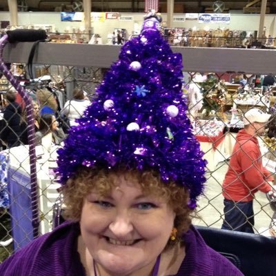 Profile Picture of Janet McMurray (@janetpurple) on Twitter