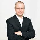 Profile Picture of   Avocat Chris (@avocatchris)... (@avocatchris) on Tiktok