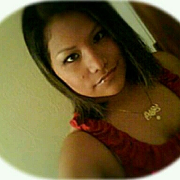 Profile Picture of Beatriz Gutierrez (@bettybg) on Poshmark
