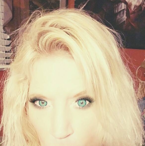 Janna Humphries - Poshmark Profile Picture of Janna Humphries (@stevebsgirl) on Poshmark