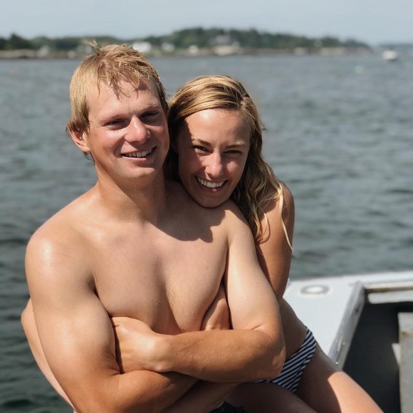 Profile Picture of Eliza Hellier (@eliza_line15) on Poshmark