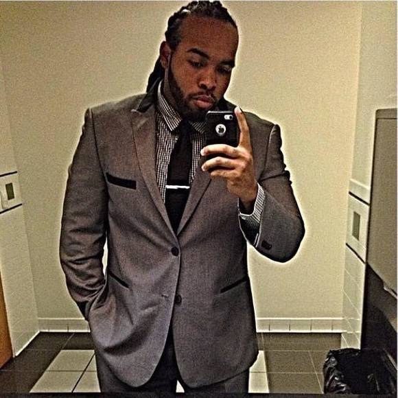 Profile Picture of Justin Seals (@sealsjustin11) on Poshmark