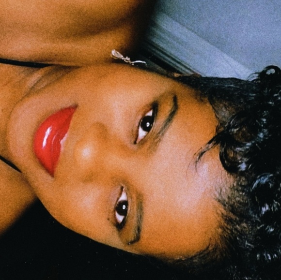 Bryttny Mcneal - Poshmark Profile Picture of Bryttny Mcneal (@missbry19) on Poshmark