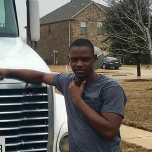 Profile Picture of Antony Tosh (@aduo_tony) on Poshmark