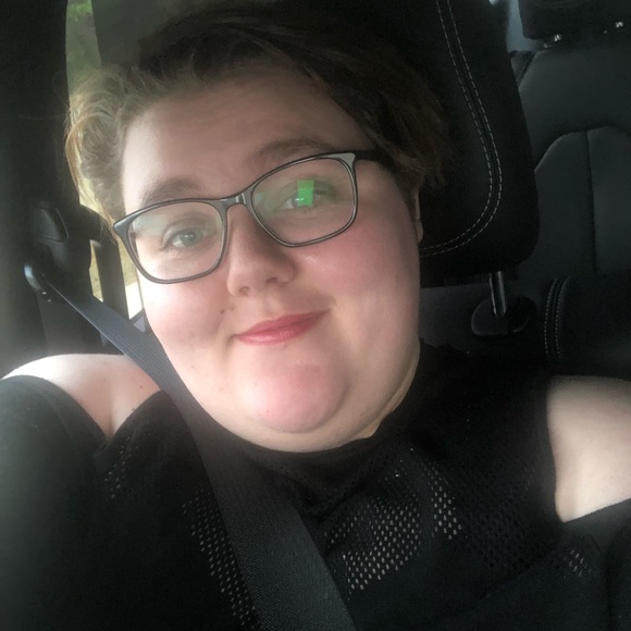 Profile Picture of Megan Perryman (@octoshook) on Poshmark