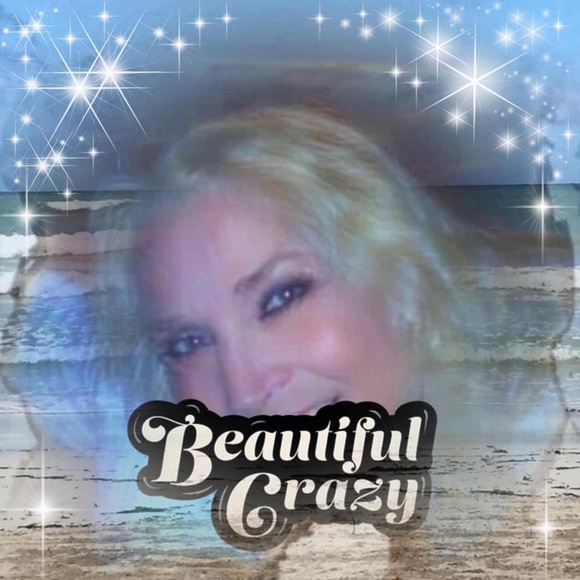 Profile Picture of Cynthia Budlong (@cyndy817) on Poshmark