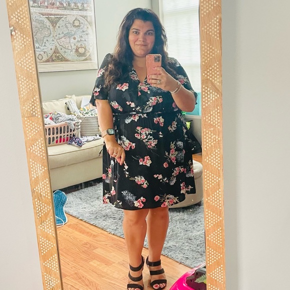 Profile Picture of Christina Castaldi (@cece_39) on Poshmark