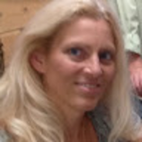 Profile Picture of Sharon Picariello (@s_picariello) on Poshmark