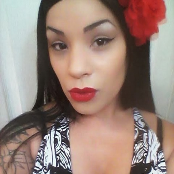 Profile Picture of Autumn Wright (@ltitlemissboom) on Poshmark