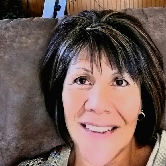 Profile Picture of Lupe Bennett (@lupebennett) on Poshmark