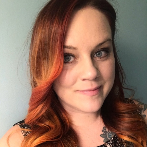 Profile Picture of Jenny Berghoefer (@jenbergito) on Poshmark