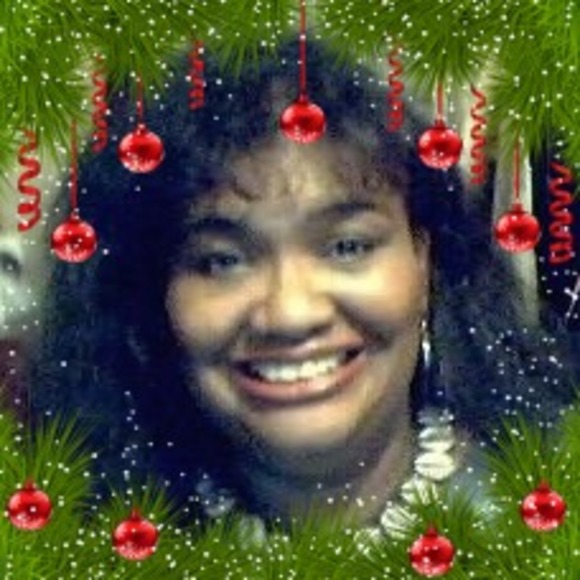 Brandi Freites - Poshmark Profile Picture of Brandi Freites (@brandifreites) on Poshmark