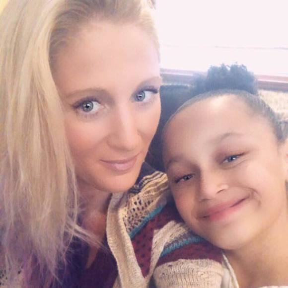 Profile Picture of April Schlapper (@aaliyah07) on Poshmark